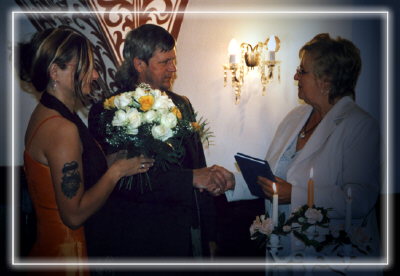 28-Petra und Dirk-am Standesamt-Gratulation Kopie